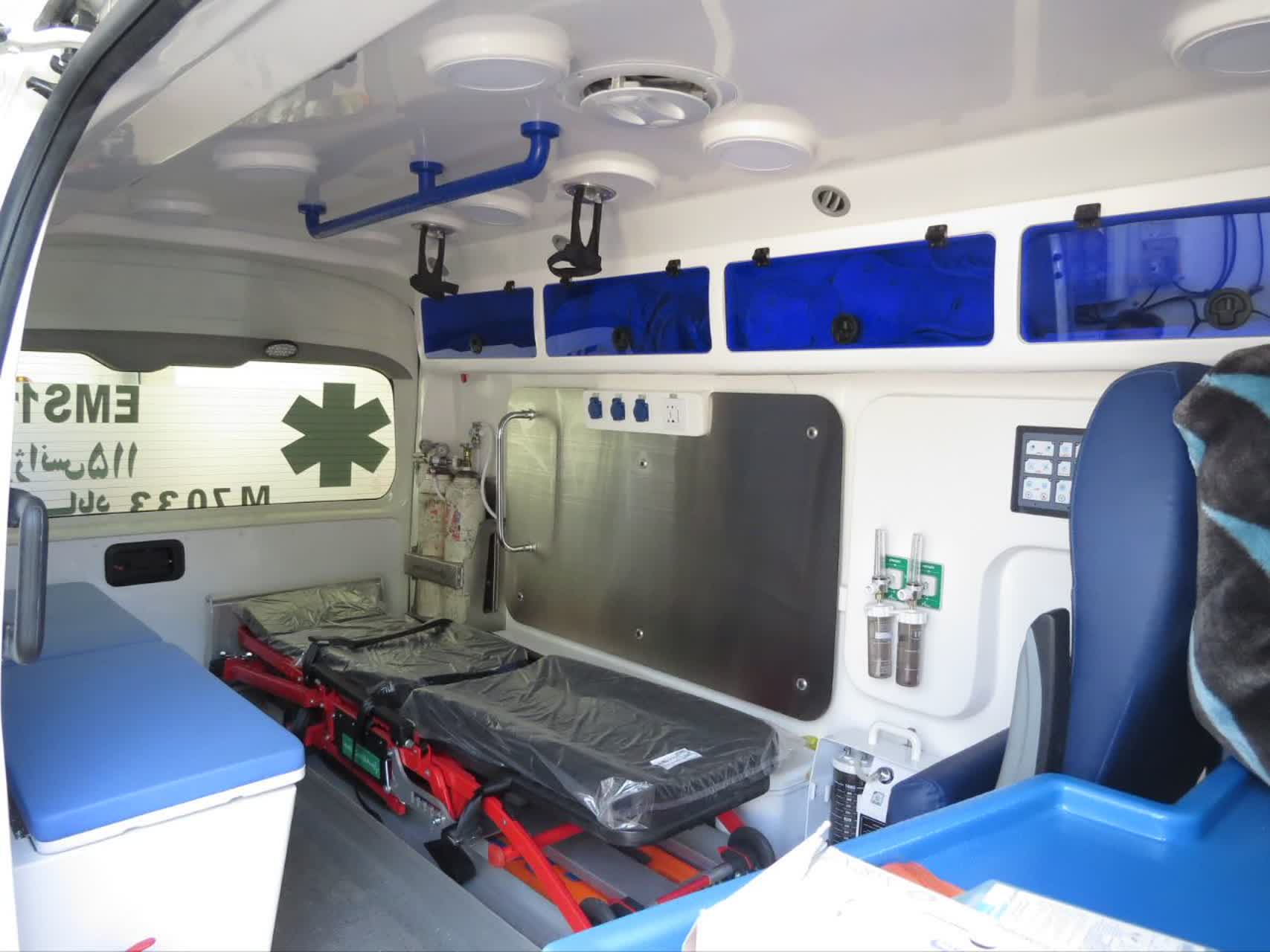 تقویت توان پاسخ‌گویی اورژانس بجستان با تحویل یک دستگاه آمبولانس جدید